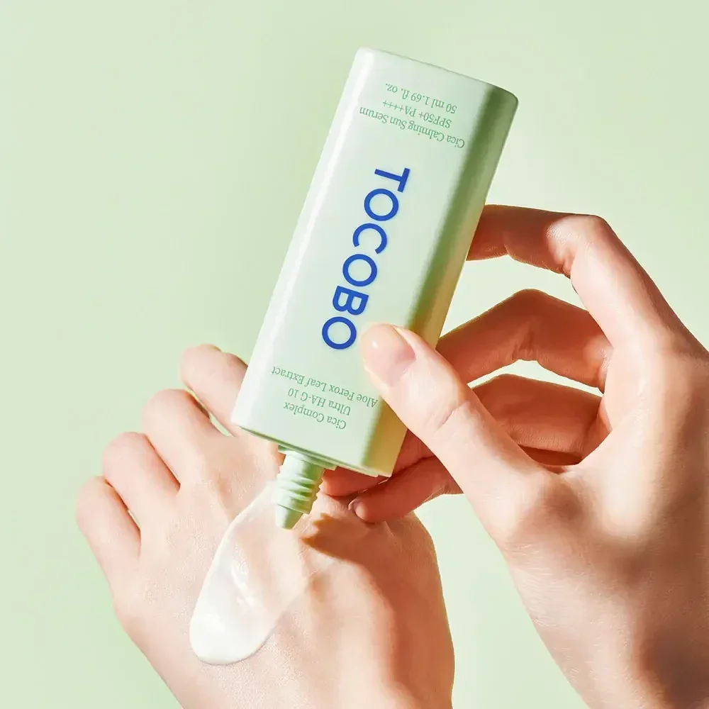 Успокаивающая солнцезащитная сыворотка Tocobo Cica Calming Sun Serum SPF50+ PA++++