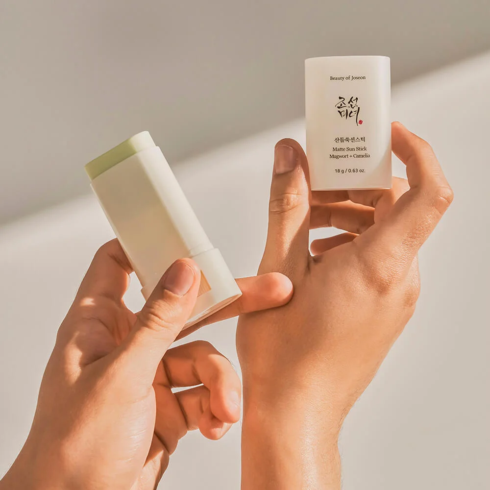 Матирующий солнцезащитный стик Beauty of Joseon Matte Sun Stick Mugwort+Camelia SPF50+ PA++++