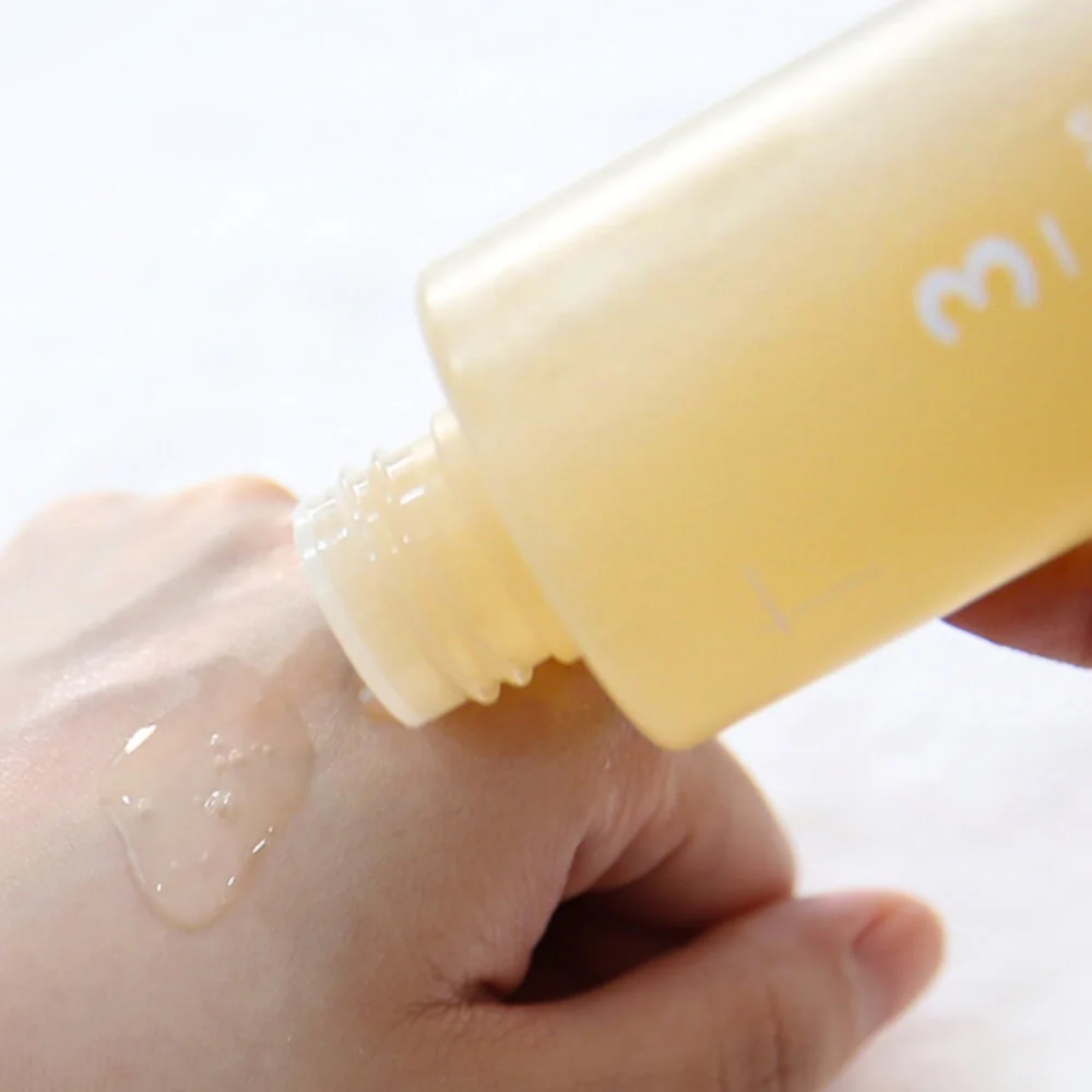 Выравнивающий тонер-эссенция для сияния кожи numbuzin No.3 Super Glowing Essence Toner