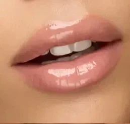 Легкий увлажняющий блеск KIKO 3D Hydro Lip Gloss 19 Cream Cashmere 19