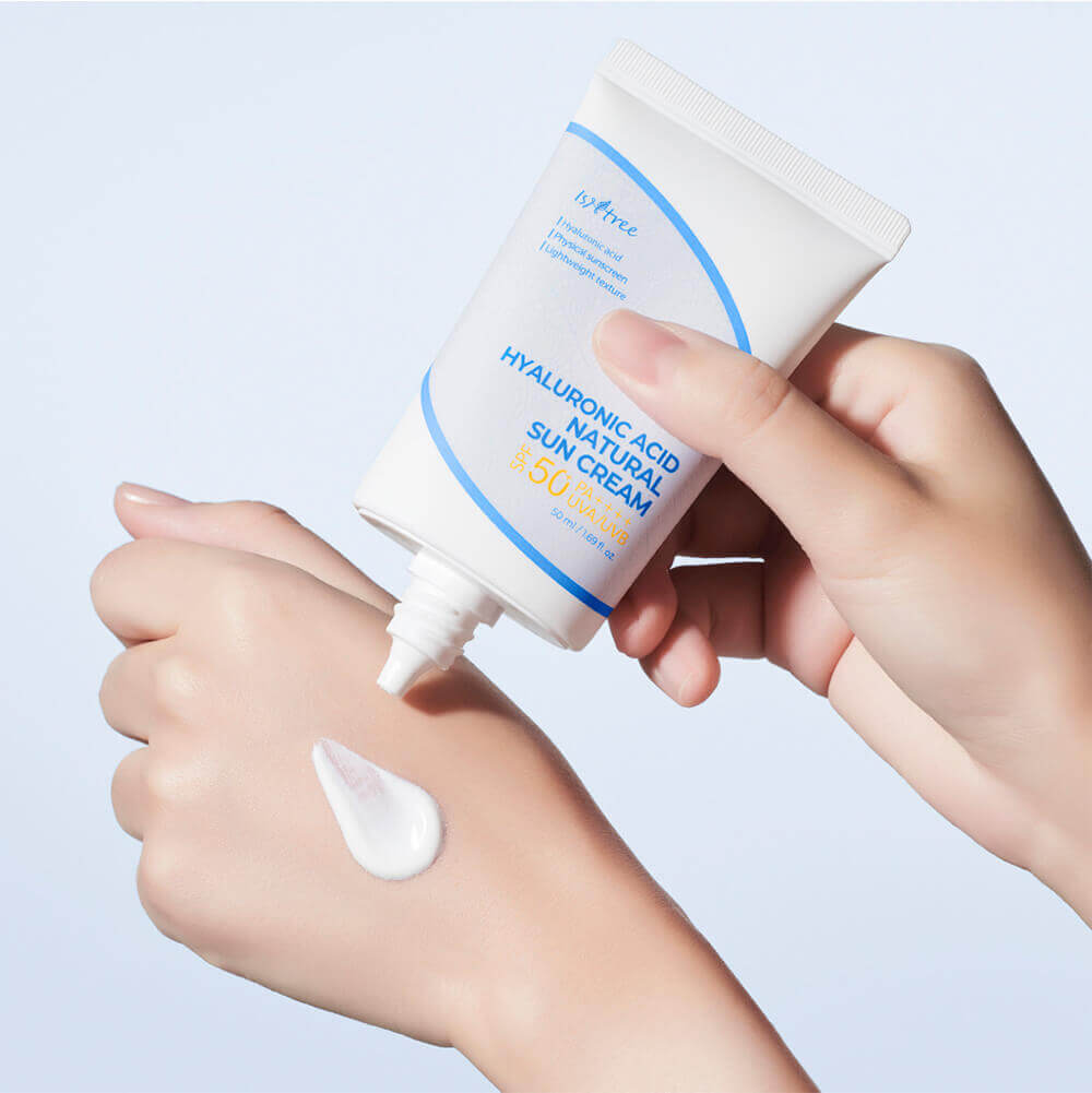 Увлажняющий минеральный солнцезащитный крем IsNtree Hyaluronic Acid Natural Sun Cream SPF50+ PA++++ 50 мл